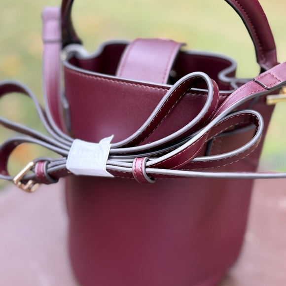NWT-Liz Claiborne Mini Bucket Bag Burgundy Wine | Gold Hardware - Picture 3 of 7